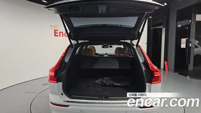 Вольво XC60 — Фото автомобиля 20