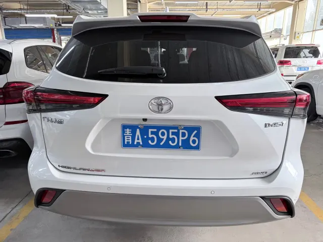 Toyota Highlander — Фото автомобиля 21