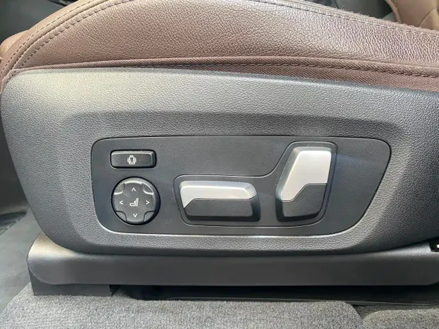 BMW iX3 — Фото автомобиля 17
