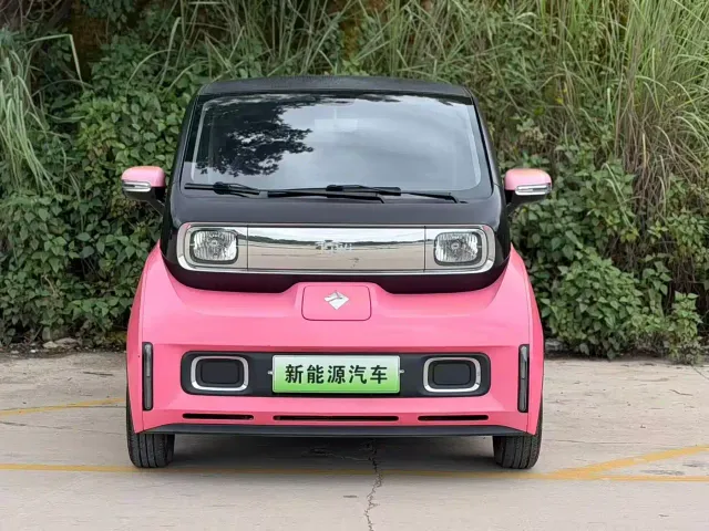 Baojun KiWi EV — Фото автомобиля 2