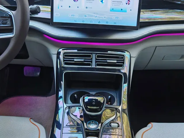 BYD Qin PLUS — Фото автомобиля 8