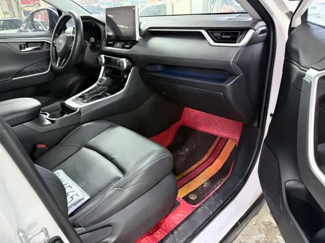 Toyota Wildlander — Фото автомобиля 21