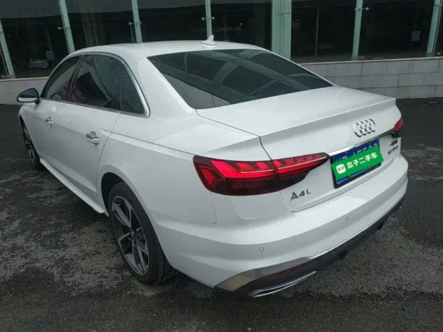 Audi A4L — Фото автомобиля 4