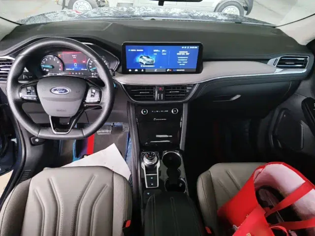 Ford Escape — Фото автомобиля 9