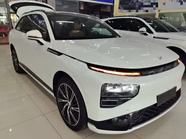 Xpeng G9 — Фото автомобиля 3