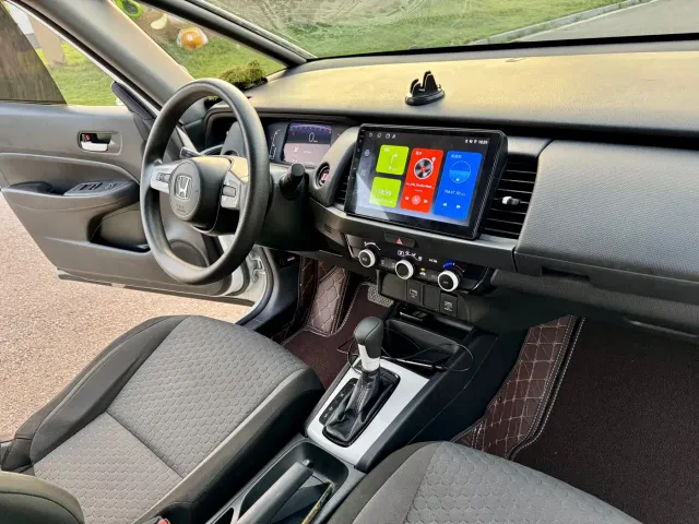 Honda Fit — Фото автомобиля 9