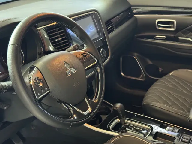 Mitsubishi Outlander — Фото автомобиля 10