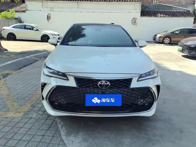 Toyota Avalon — Фото автомобиля 2