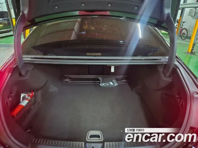 Mercedes-Benz E-Class — Фото автомобиля 8