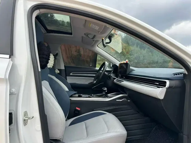 Geely Emgrand — Фото автомобиля 7