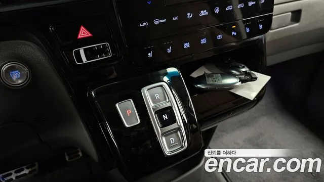 Hyundai Staria Staria 4WD Lounge 9 мест — Фото автомобиля 9