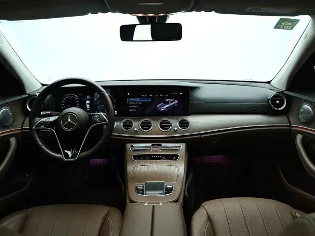 Mercedes-Benz E-Class — Фото автомобиля 14