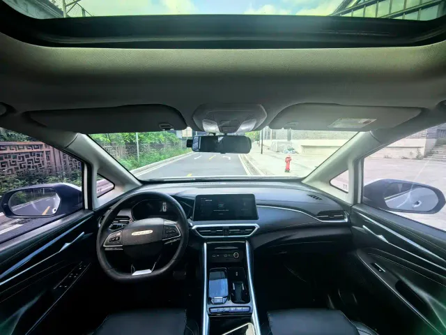 Maxus EUNIQ 5 — Фото автомобиля 30