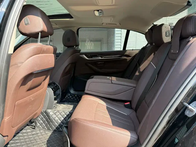 BMW 5 Series — Фото автомобиля 8
