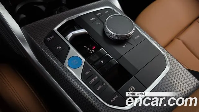 BMW i4 — Фото автомобиля 9