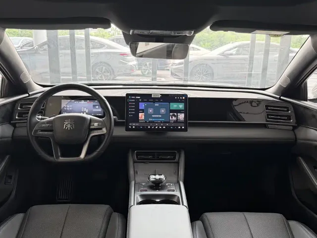 BYD Qin L — Фото автомобиля 12