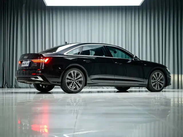 Audi A6L — Фото автомобиля 9
