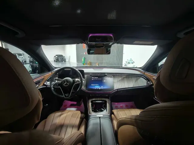 Mercedes-Benz E-Class — Фото автомобиля 6
