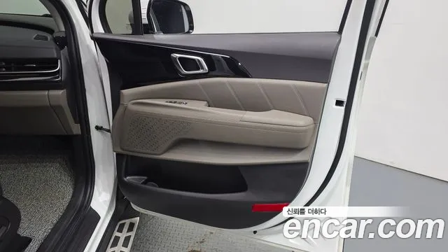 Kia Carnival Generation 4 — Фото автомобиля 14