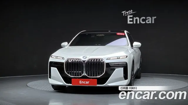 BMW 7-Series 7 серия (G70) 740i xDrive M Sport — Фото автомобиля 3