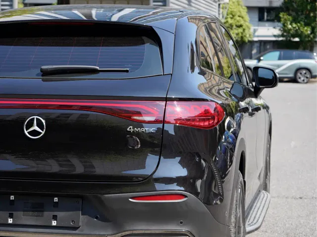 Mercedes-Benz EQE SUV — Фото автомобиля 6