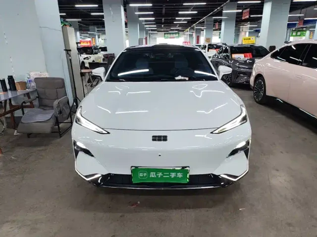 Geely Galaxy E8 — Фото автомобиля 2