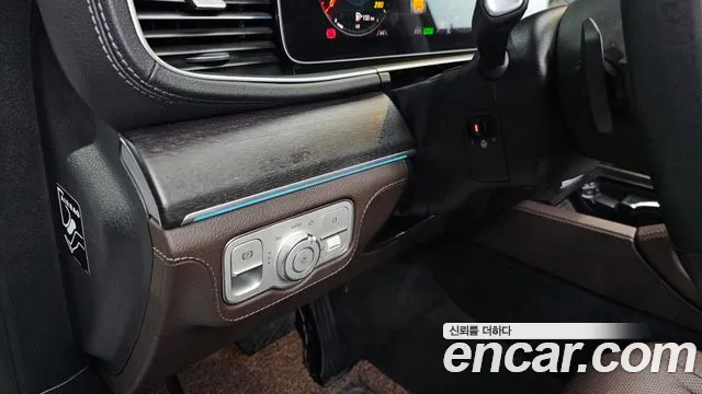 Mercedes-Benz GLE-Class — Фото автомобиля 16