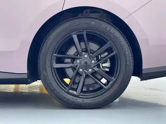 GAC Aion RT — Фото автомобиля 16