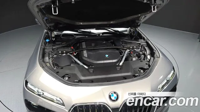 BMW 7-Series 7 серия (G70) 740i sDrive M Sport — Фото автомобиля 5