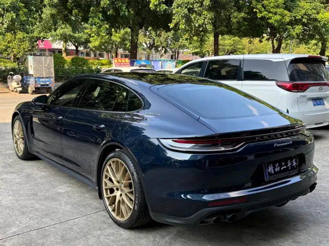 Porsche Panamera — Фото автомобиля 19