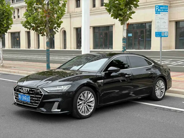 Фотография автомобиля — Audi A7L