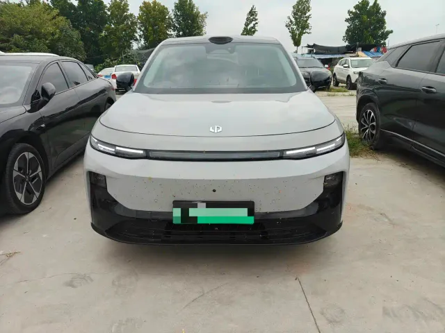 Leapmotor B10 — Фото автомобиля 2