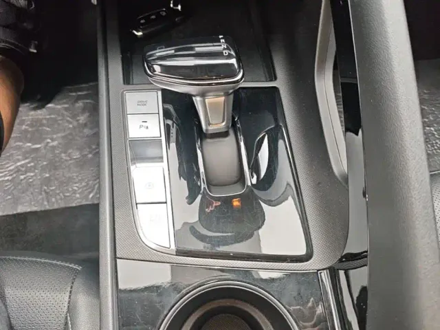 Hyundai Elantra — Фото автомобиля 13