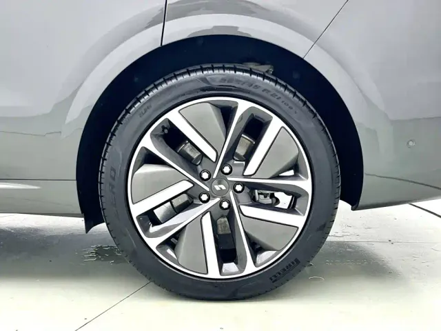 Li Auto L6 — Фото автомобиля 5