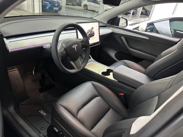 Tesla Model Y — Фото автомобиля 5