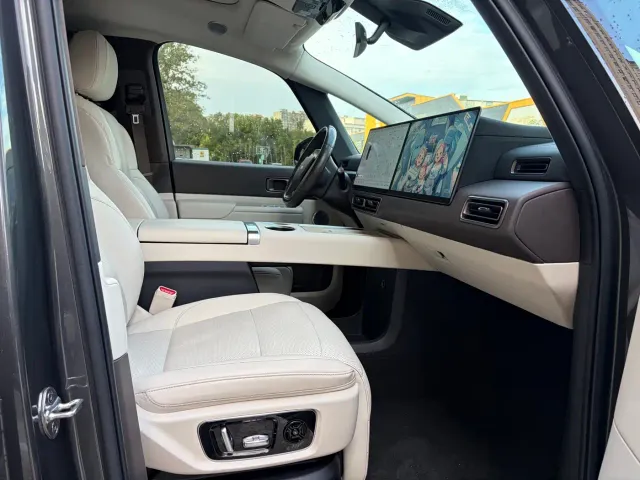 Li Auto MEGA — Фото автомобиля 6