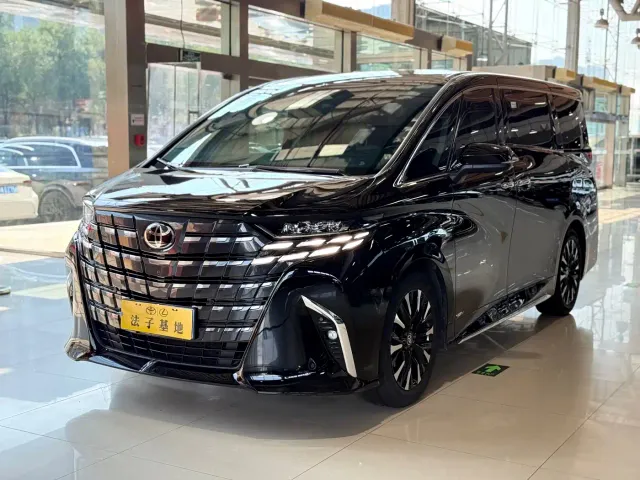 Toyota Alphard — Фото автомобиля 4