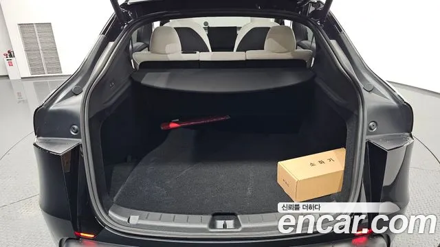 Tesla Model Y — Фото автомобиля 26