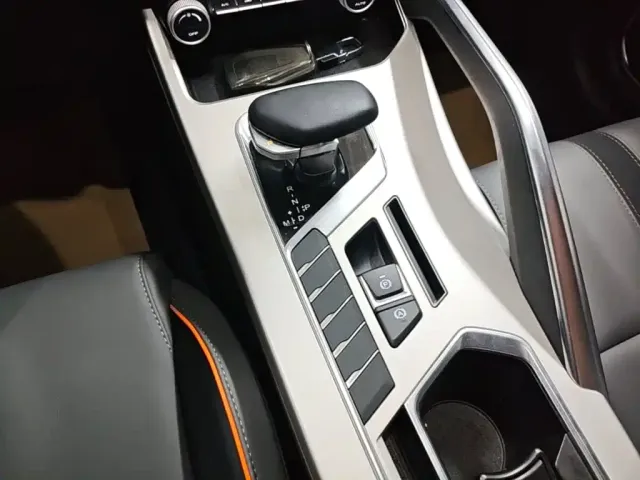 Geely Binyue — Фото автомобиля 13