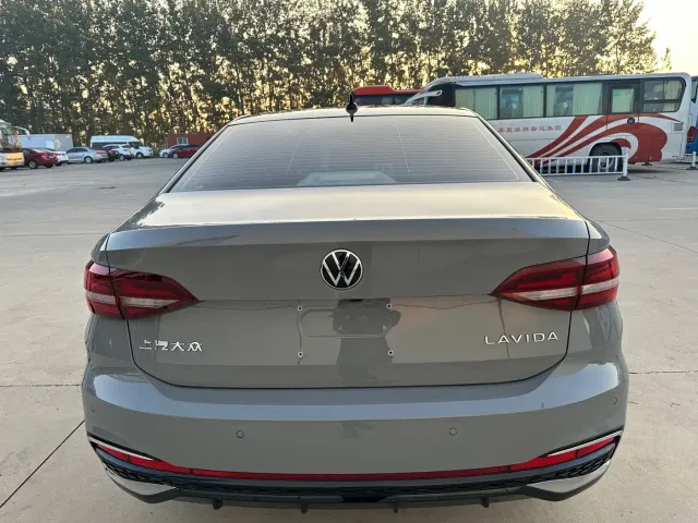 Volkswagen Lavida — Фото автомобиля 14