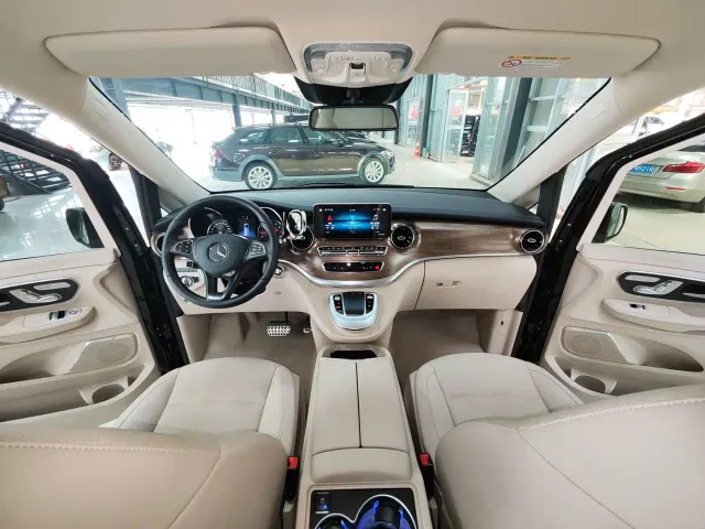 Mercedes-Benz V-Class — Фото автомобиля 8