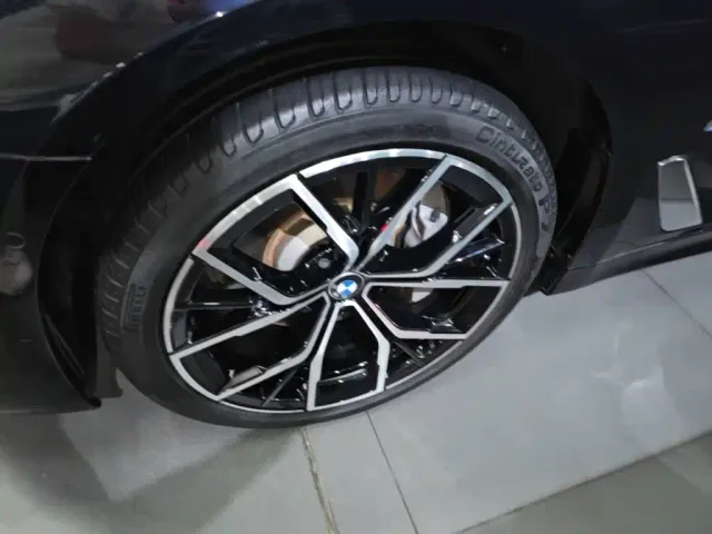 BMW 5 Series — Фото автомобиля 22