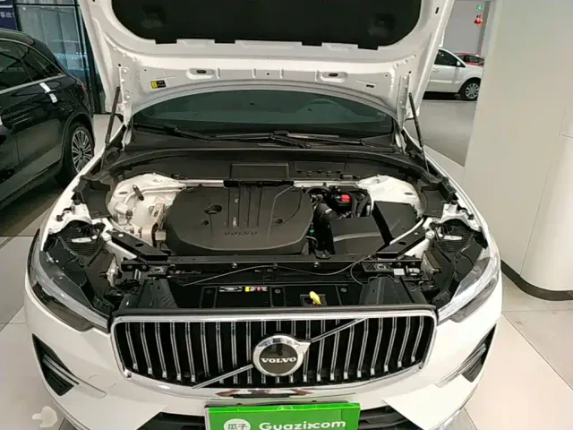 Volvo XC60 — Фото автомобиля 19