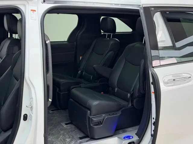 Toyota Granvia — Фото автомобиля 7