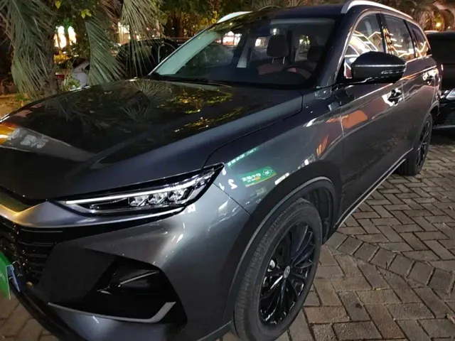 Фотография автомобиля — Changan CS75