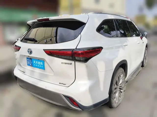 Toyota Highlander — Фото автомобиля 2