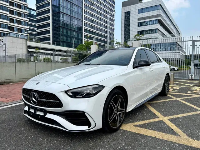 Фотография автомобиля — Mercedes-Benz C-Class
