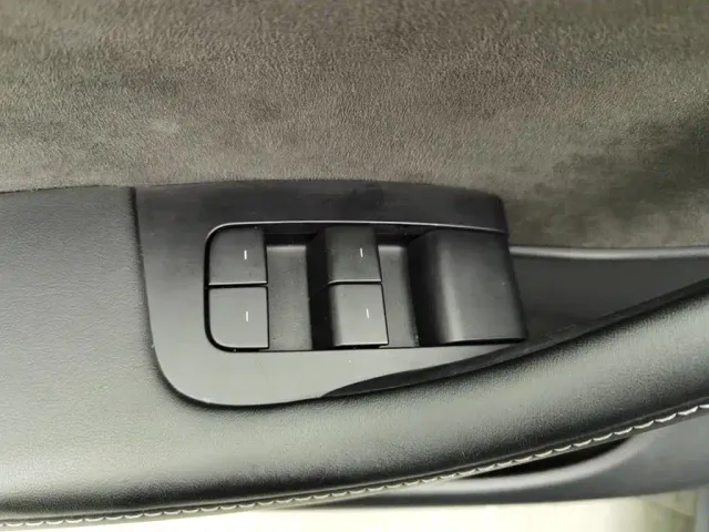 Tesla Model Y 2021 Performance High-Performance AWD — Фото автомобиля 9