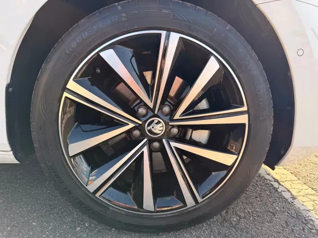 Skoda Superb — Фото автомобиля 21