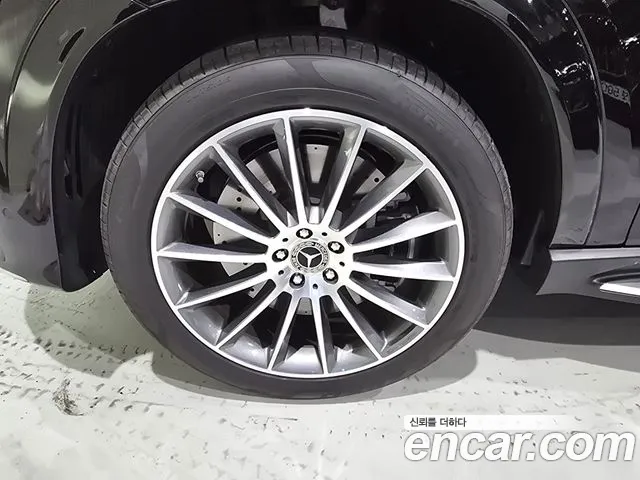 Mercedes-Benz GLE-Class — Фото автомобиля 19